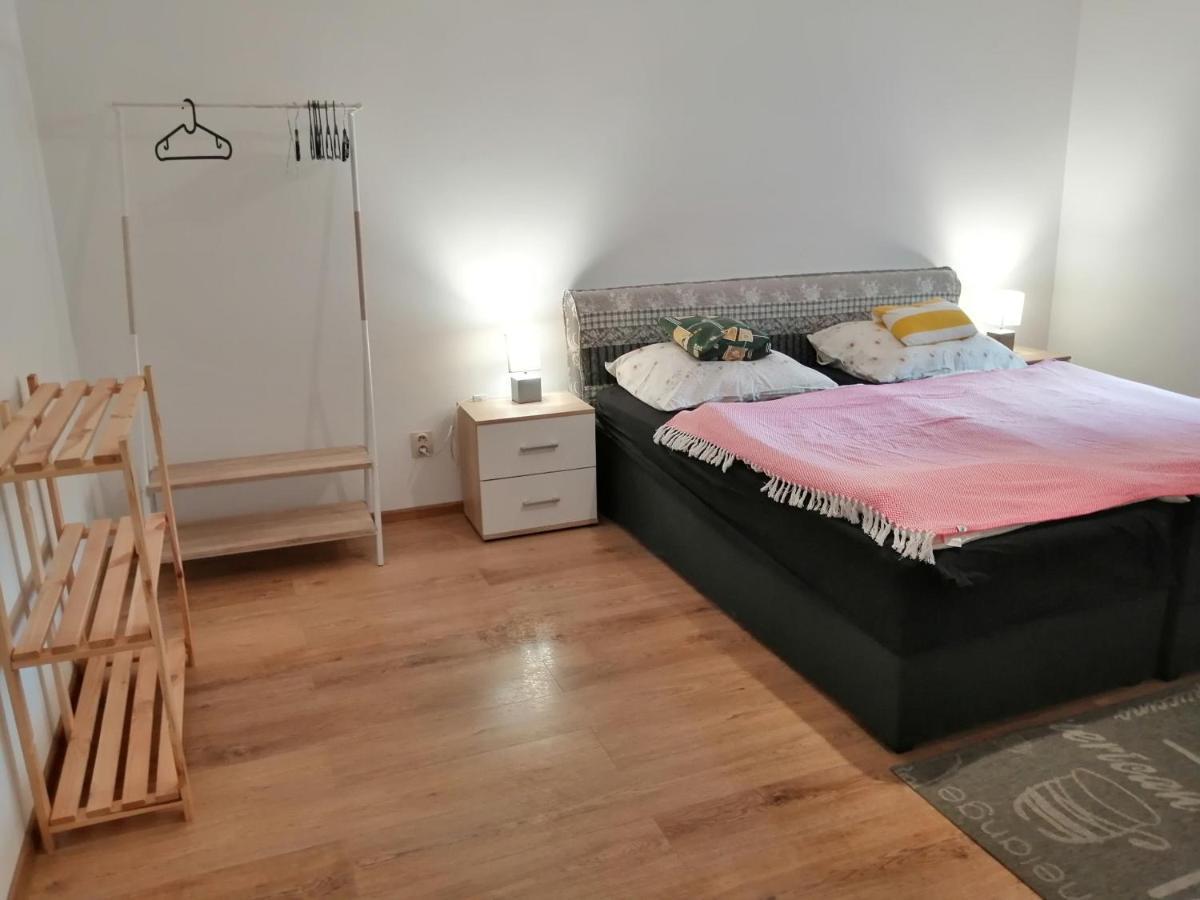 Slavik Apartment Дунайска-Стреда Экстерьер фото